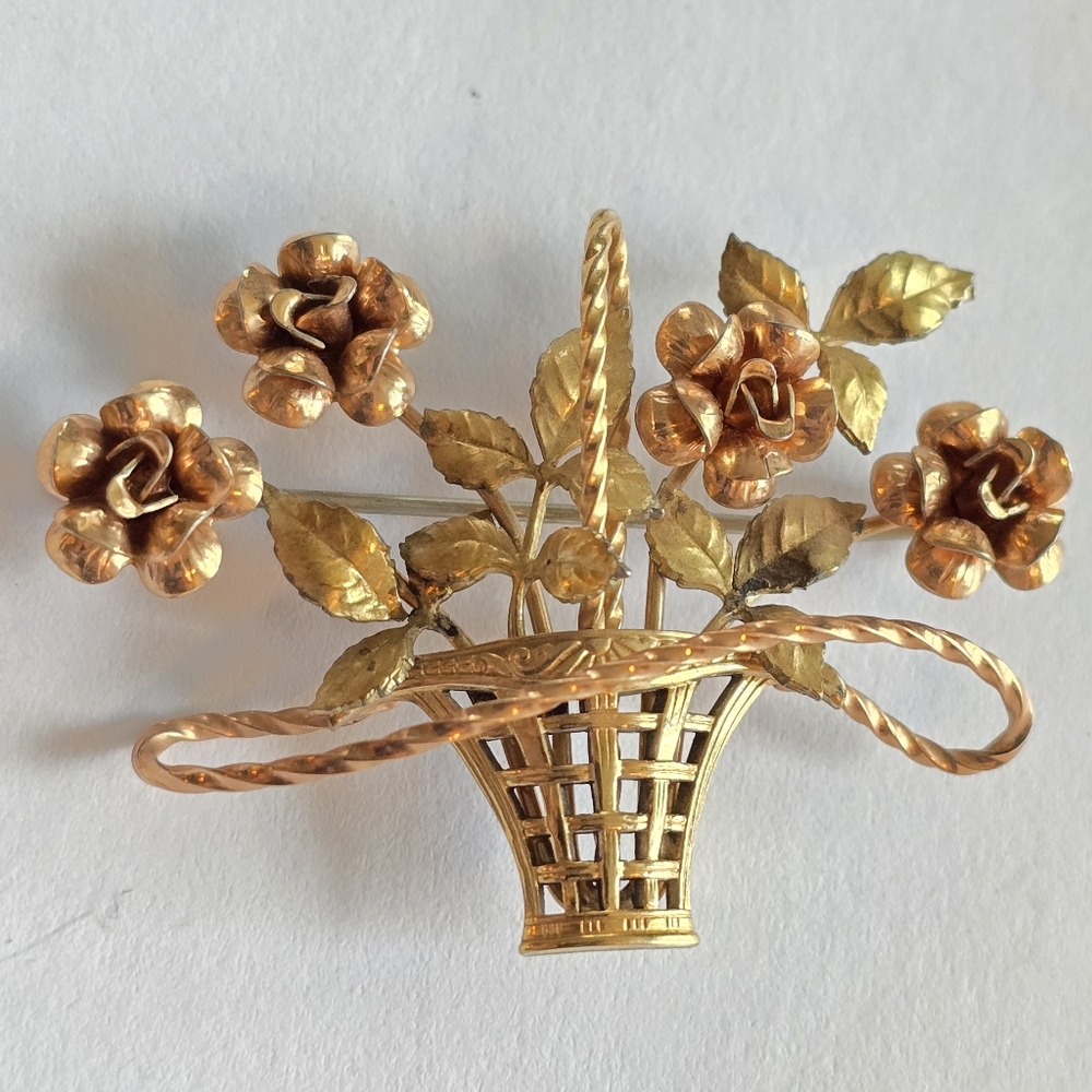 Vintage Krementz brooch basket of roses floral flower gold tone